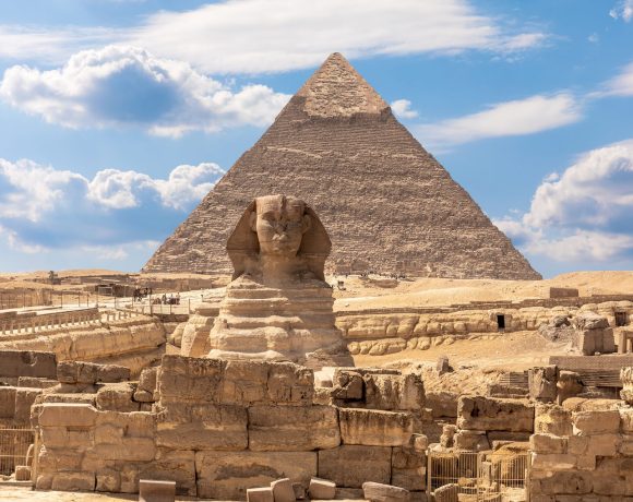 The iconic Sphinx and the Pyramids of Giza, near Cairo City. Image: flydubai