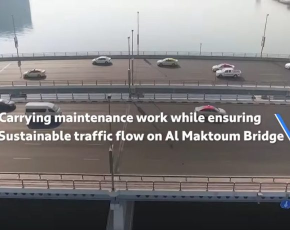 Al Maktoum Bridge maintenance, Dubai City